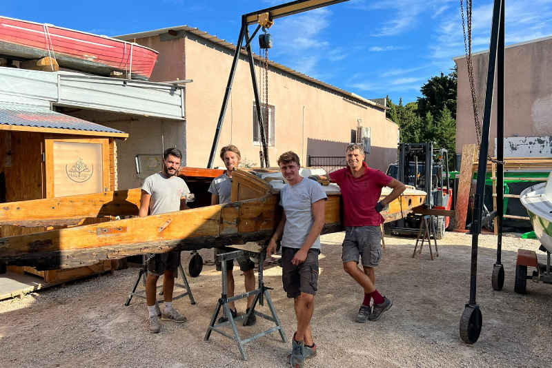 VOILIER CLASSIQUE _ CORTER PLAN CORNU _ EQUIPE